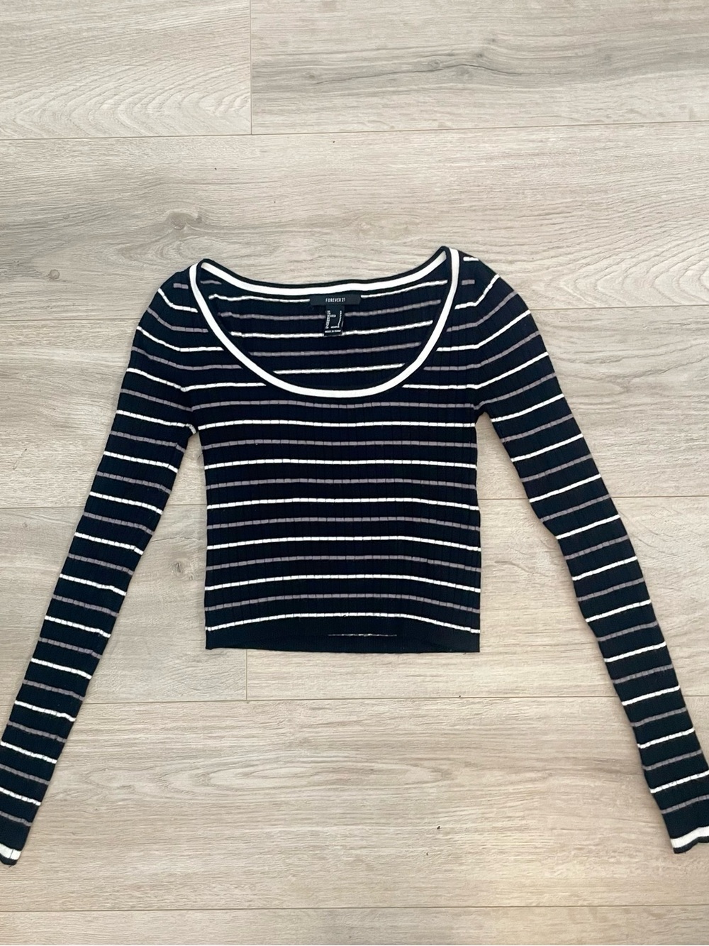Striped Scoop Neck Long-Sleeve Crop Top